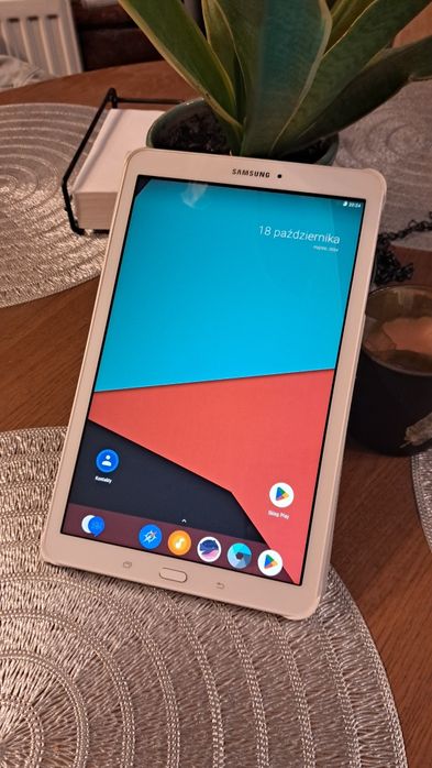 Tablet Samsung Galaxy Tab E 9.6' T561 8GB Wi-Fi biały