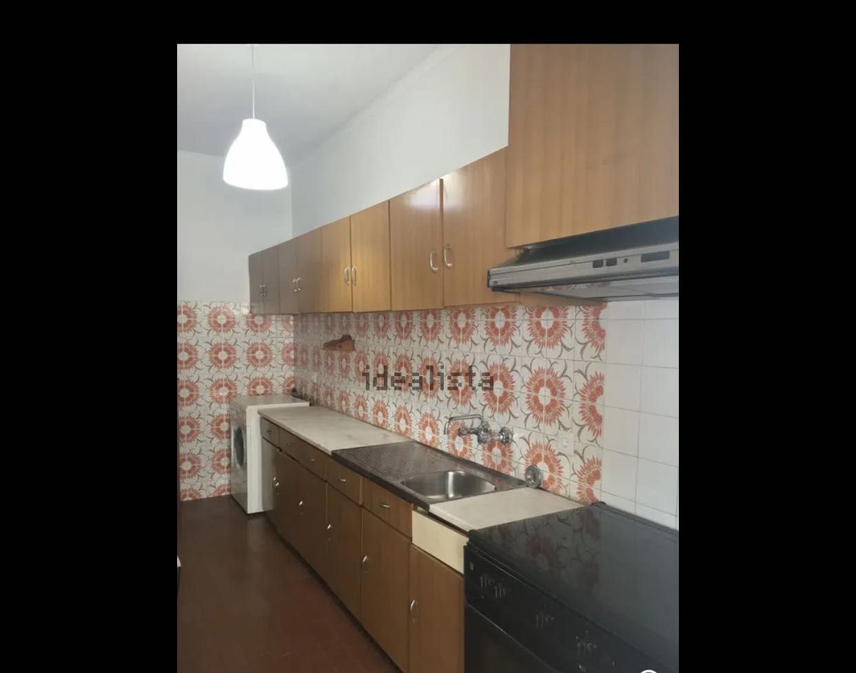 Quarto para arrendar em Zona Nobre.