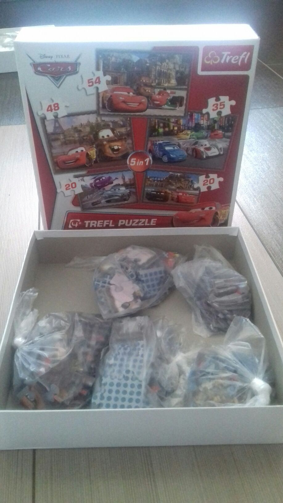 Puzzle Trefl auta Cars  5 w 1