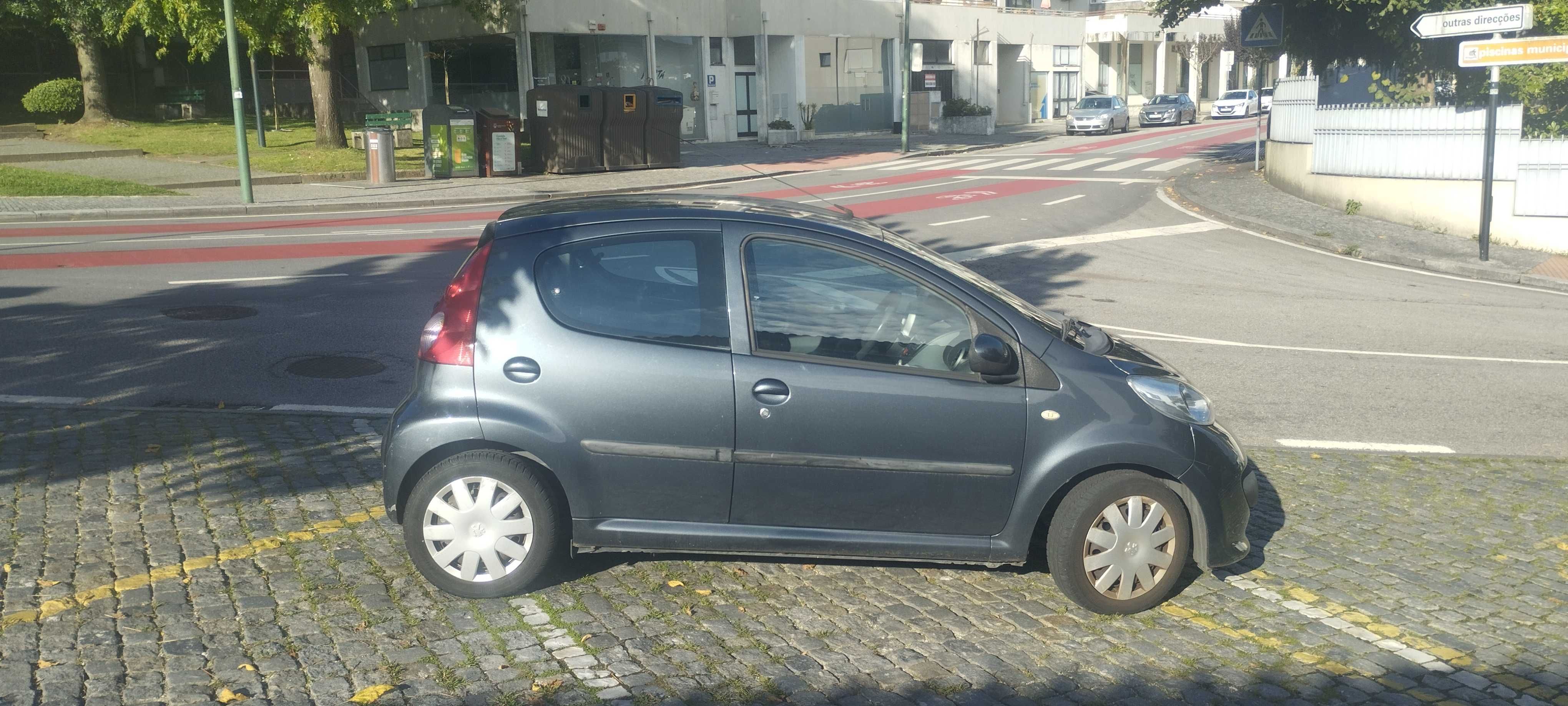 vendo carro usado muito estimado