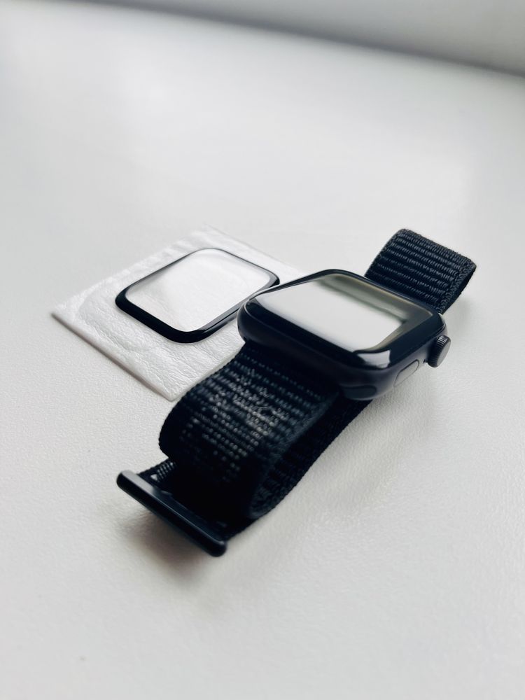 Захисне скло та плівка Apple Watch 44mm