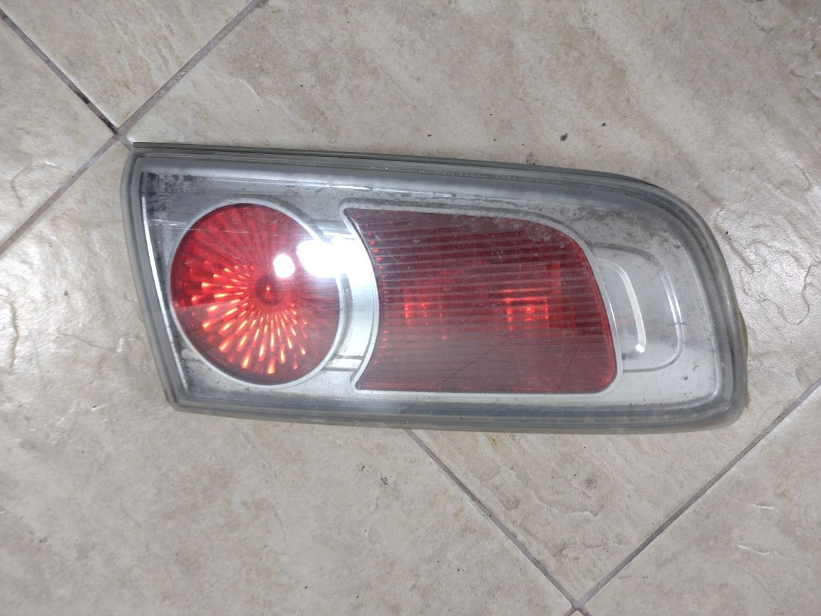 Mazda 2 lift 05-07 lampa w klapę przeciwmgielna Europa wysyłka OLX