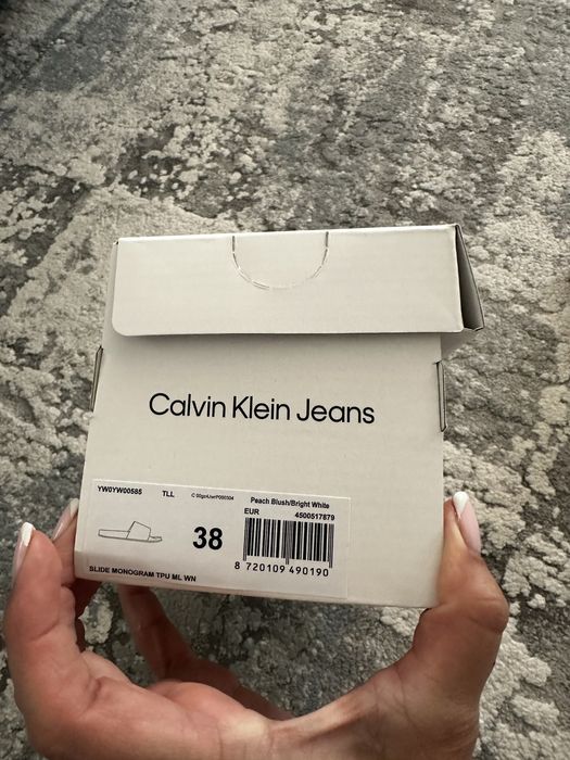 Жіночі шльопанці