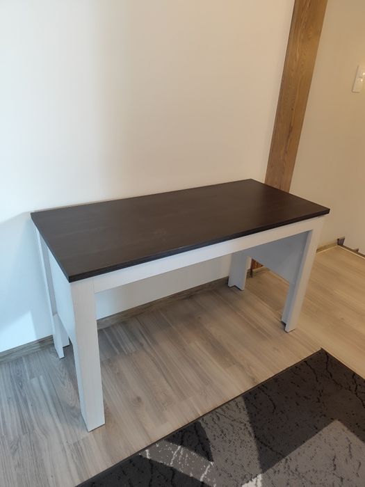 Biurko używane czarno-białe