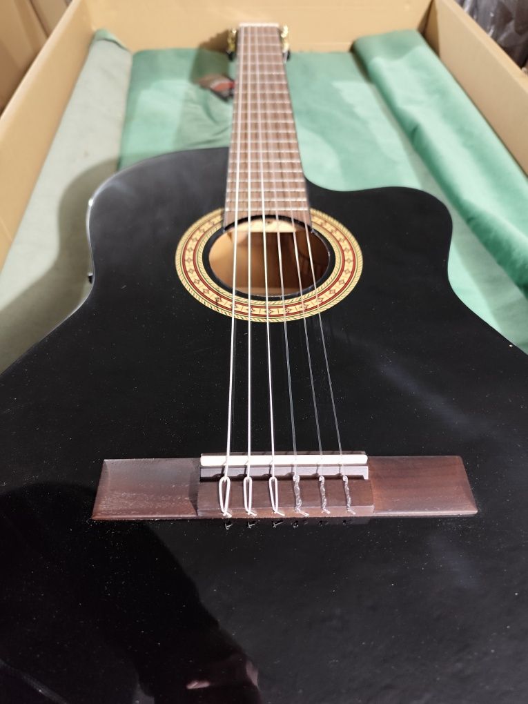 Gitara elektro klasyczna Taiki TC 901 EQ.