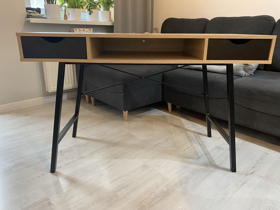 biurko czarno drewniany kolor