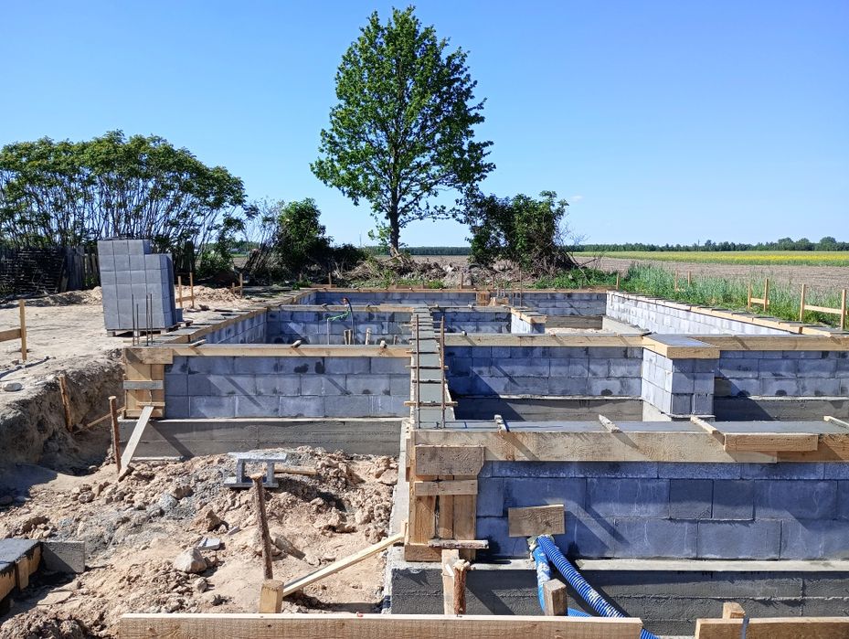 Budowa domów, budynków gospodarczych.