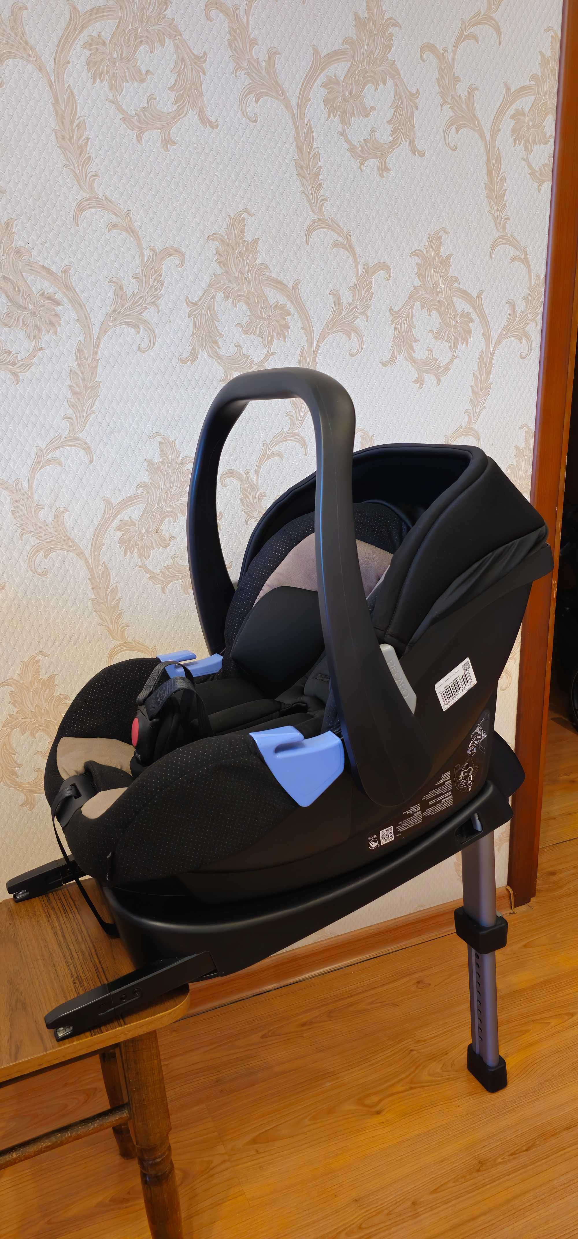 Автокрісло - переноска з базою (Recaro Privia + база ISOFIX)