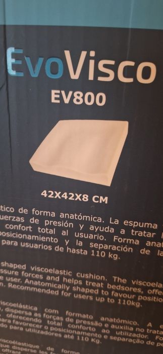 Almofada anti-escaras quadrada com pouco uso
