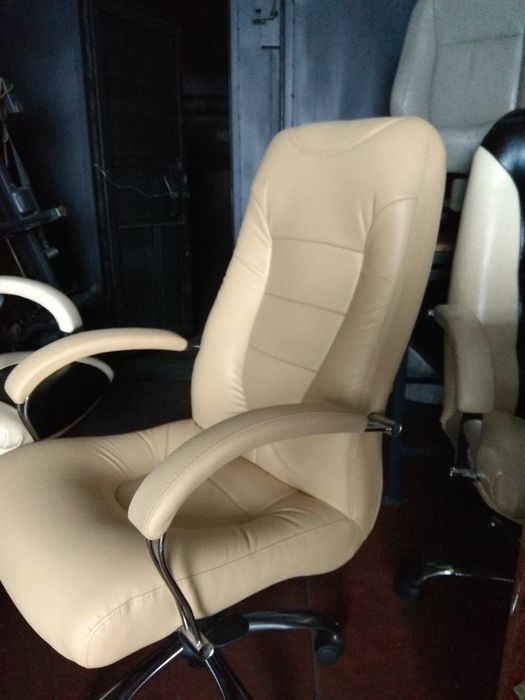 Крісла для дому і роботи