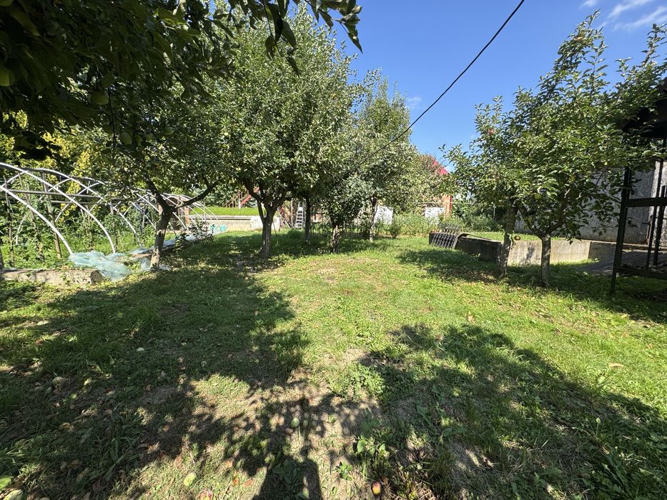 Земельна ділянка, 0.10 га, з будівлею 140 м. кв.