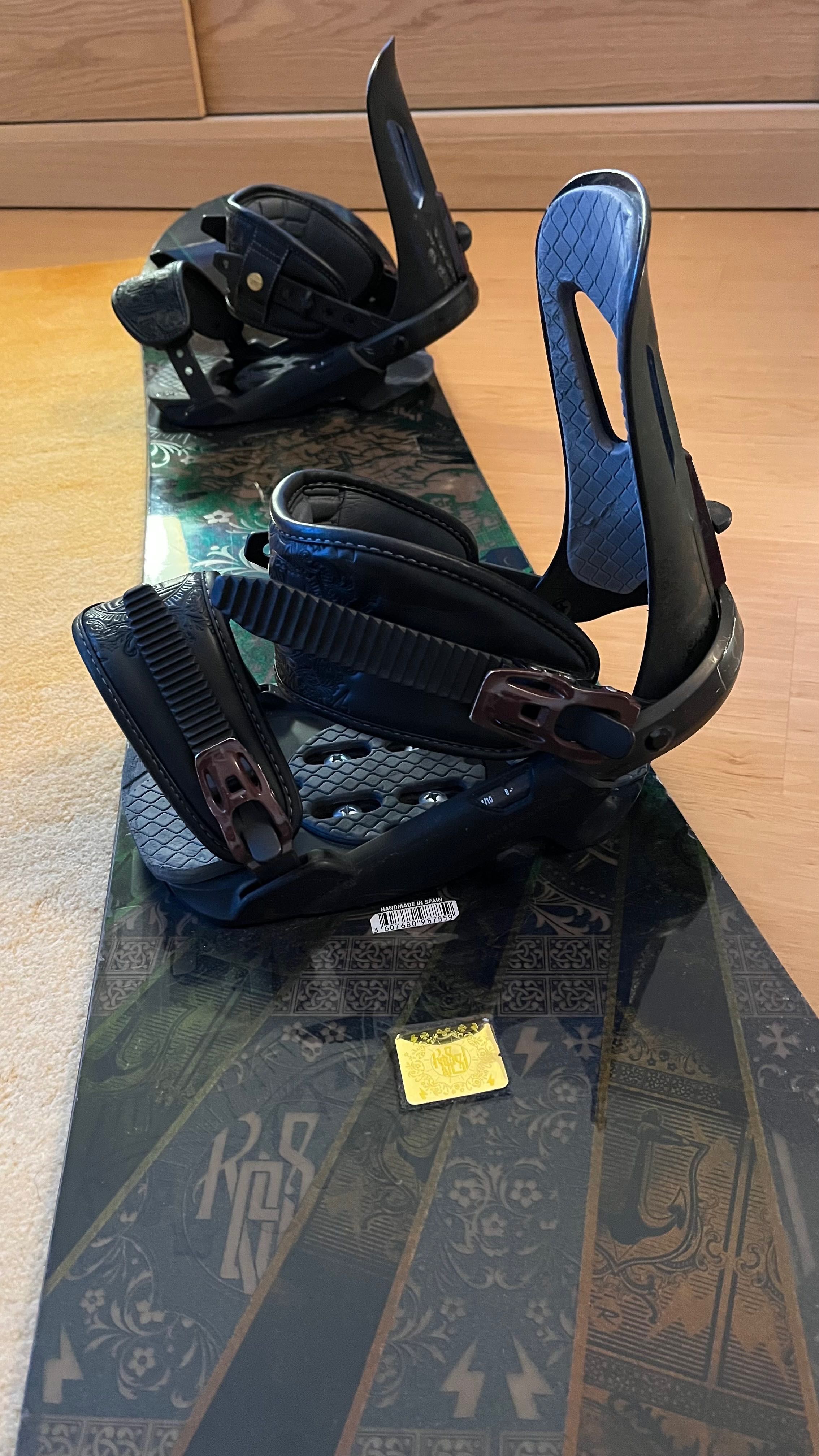 Deska snowboardowa ROSSIGNOL Taipan 156 z wiązaniami ROSSIGNOL