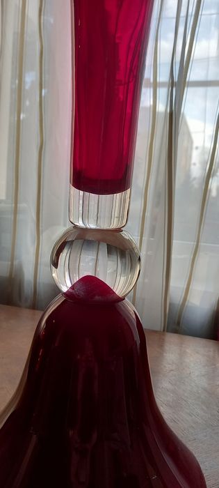 Obłędny gigantyczny wazon z czerwonego szkła