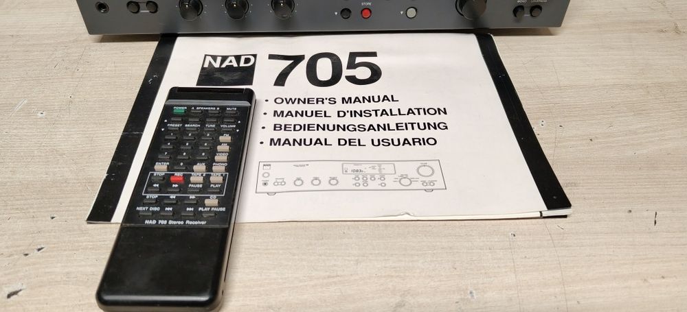 Amplituner NAD 705 z pilotem