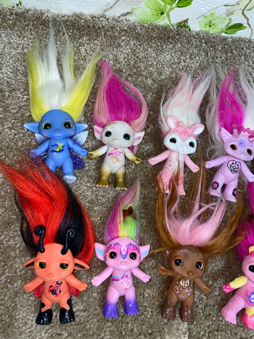 Іграшки фігурки зельфи