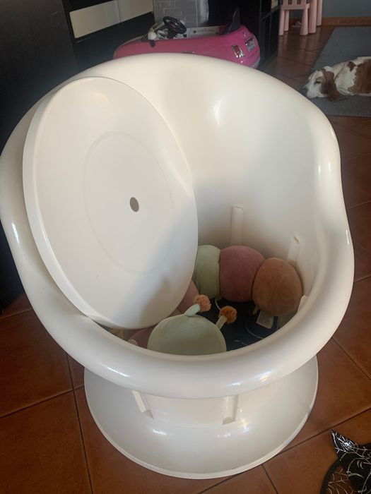 Poltrona IKEA com arrumação