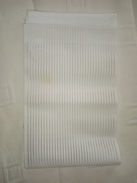 Faixa pós parto ajustável com velcro. Tamanho único.