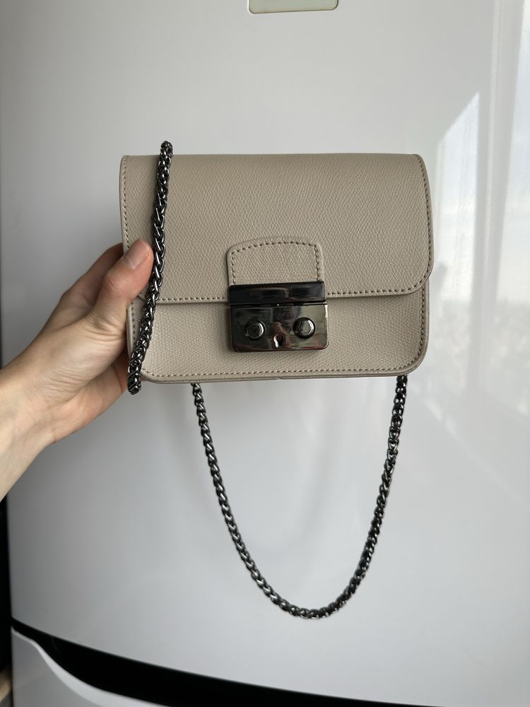 Шкіряна сумка в стилі Furla
