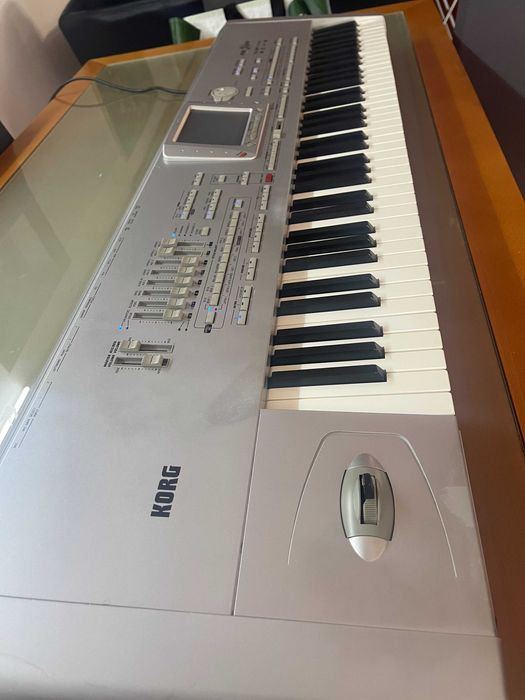 Vendo Korg PA 1 X PRO, a funcionar a 100%.