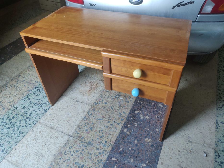 Secretária de madeira