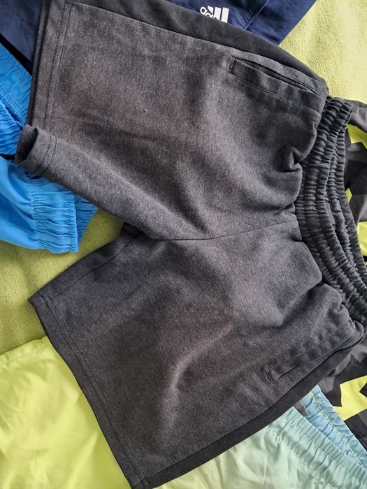 Zestaw krótkie spodnie rozmiar 158/164