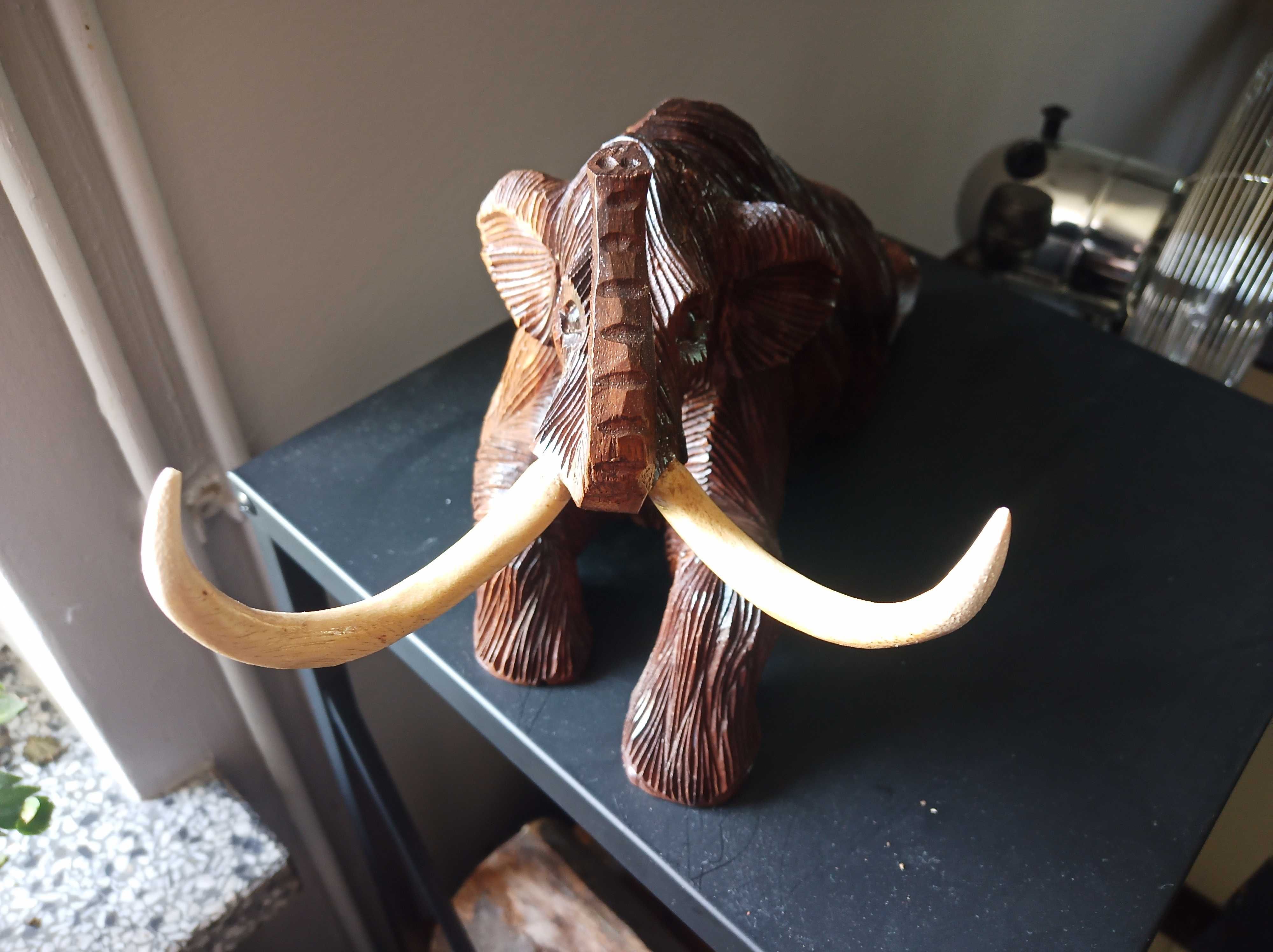 Misterna efektowna Rzeźba z drewna Suar MAMUT 30cm rękodzieło Orient