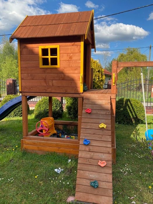 Domek domki dla dzieci huśtawka ścianka wspinaczkowa plac zabaw dzieci