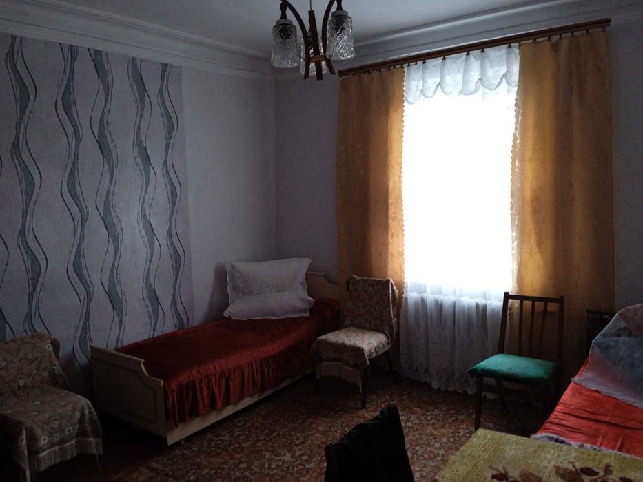 Продається половина будинку на Богунії.