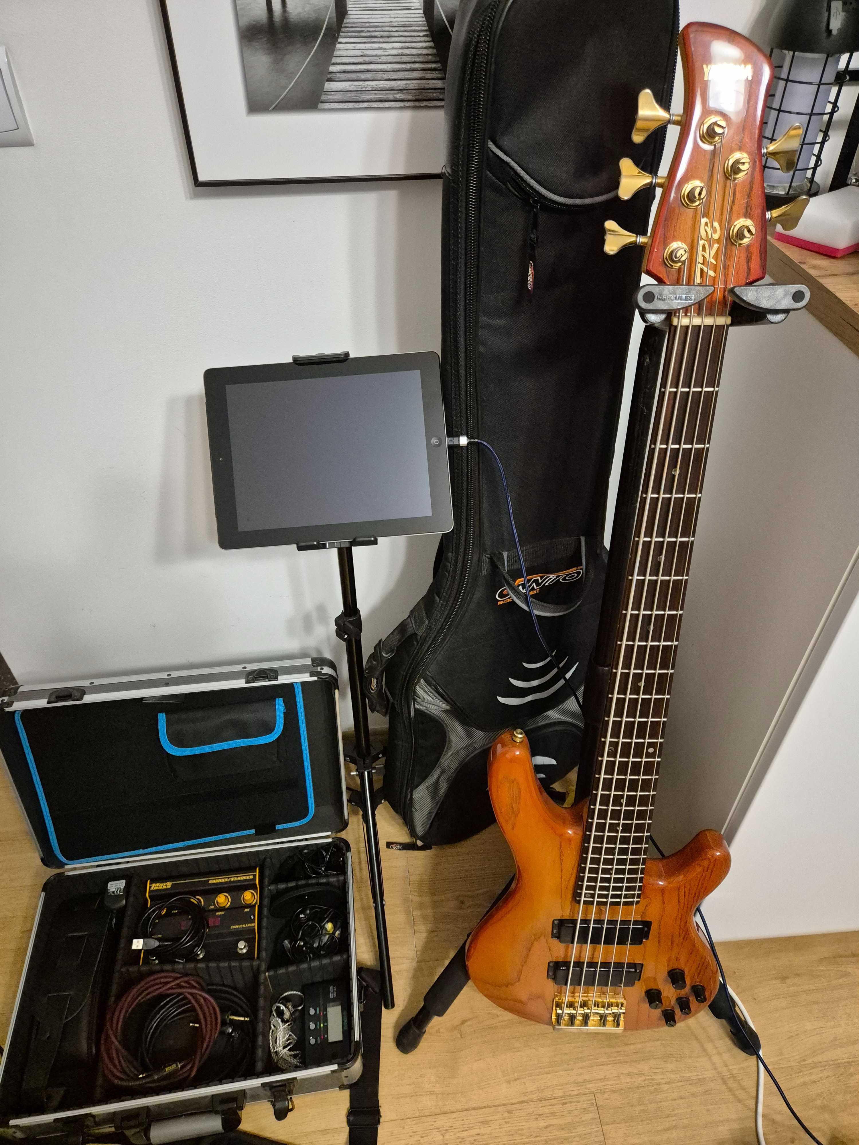 Gitara basowa Yamaha TRB 5 II z pełnym wyposażeniem!