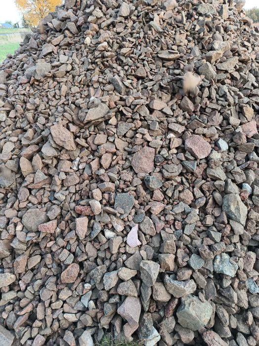 Żwir, ziemia, kruszywo, kamień drenażowy