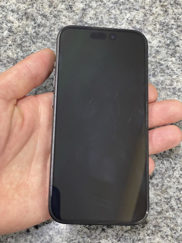 iPhone 15 Pro 256 ГБ, в отличном состоянии