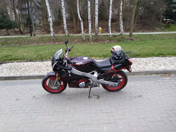 Motocykl Yamaha FZR 600