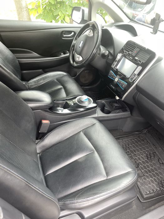 Nissan Leaf Tekna з Норвегії 2015 рік 75.17% SOH Chademo