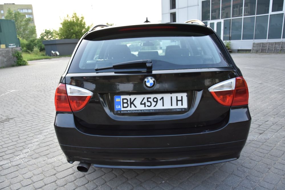 BMW E91 на повному ходу