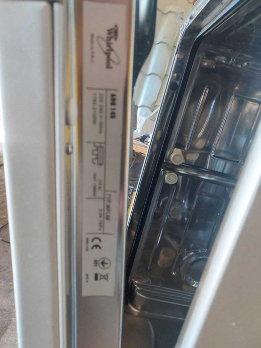 Посудомийна машина Whirlpool
