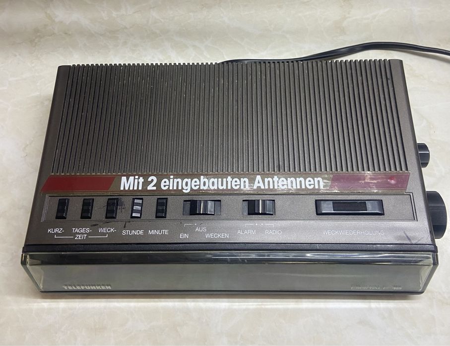 Радіобудільник Telefunken Digitale 15