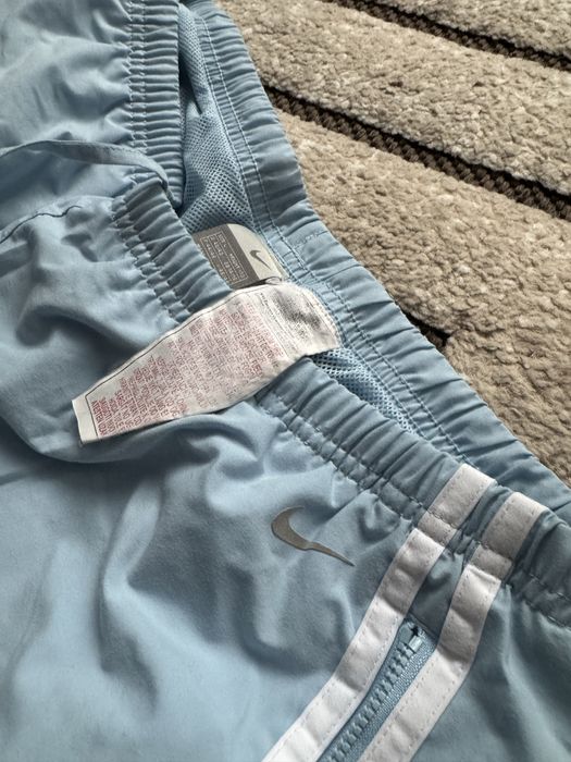 Нейлонові штани Nike