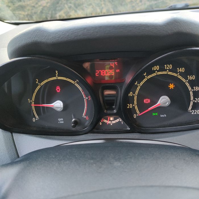 Ford Fiesta 1,4 TDCI *76KM*Lift MK7*4 litry spalanie *Klima*do popraw