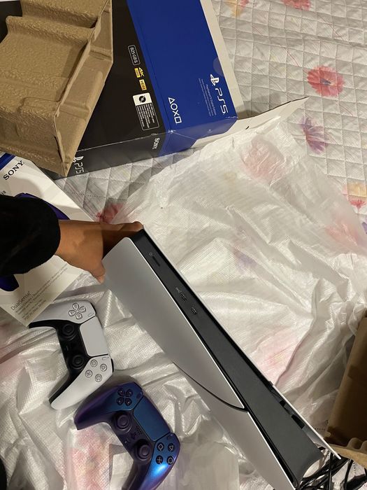 playstation 5 com 2 controles