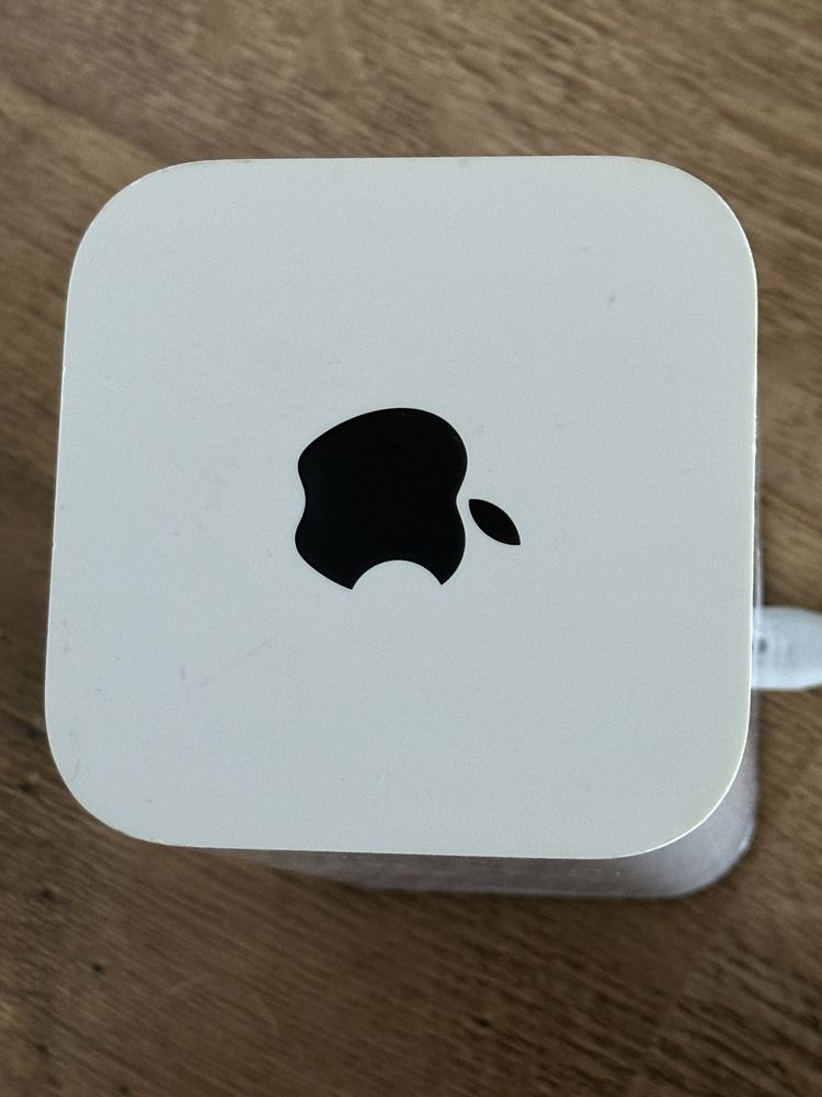 Гигабитный роутер AirPort Extreme