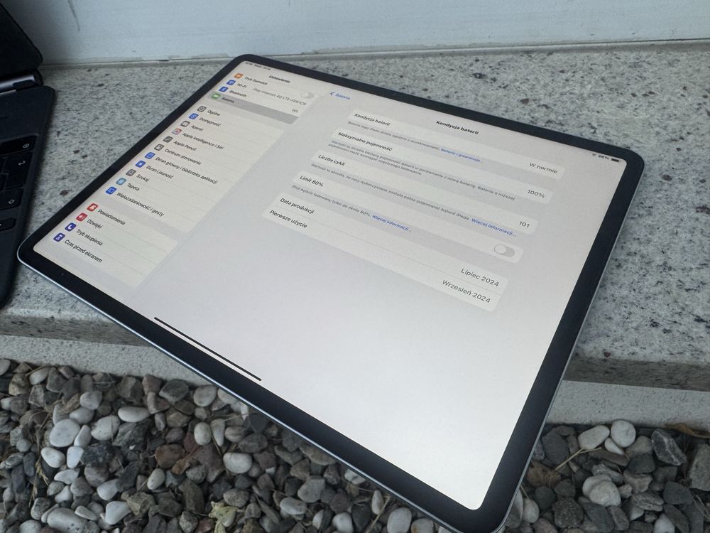 iPad Air 13 cali (M2) + Magic Keyboard