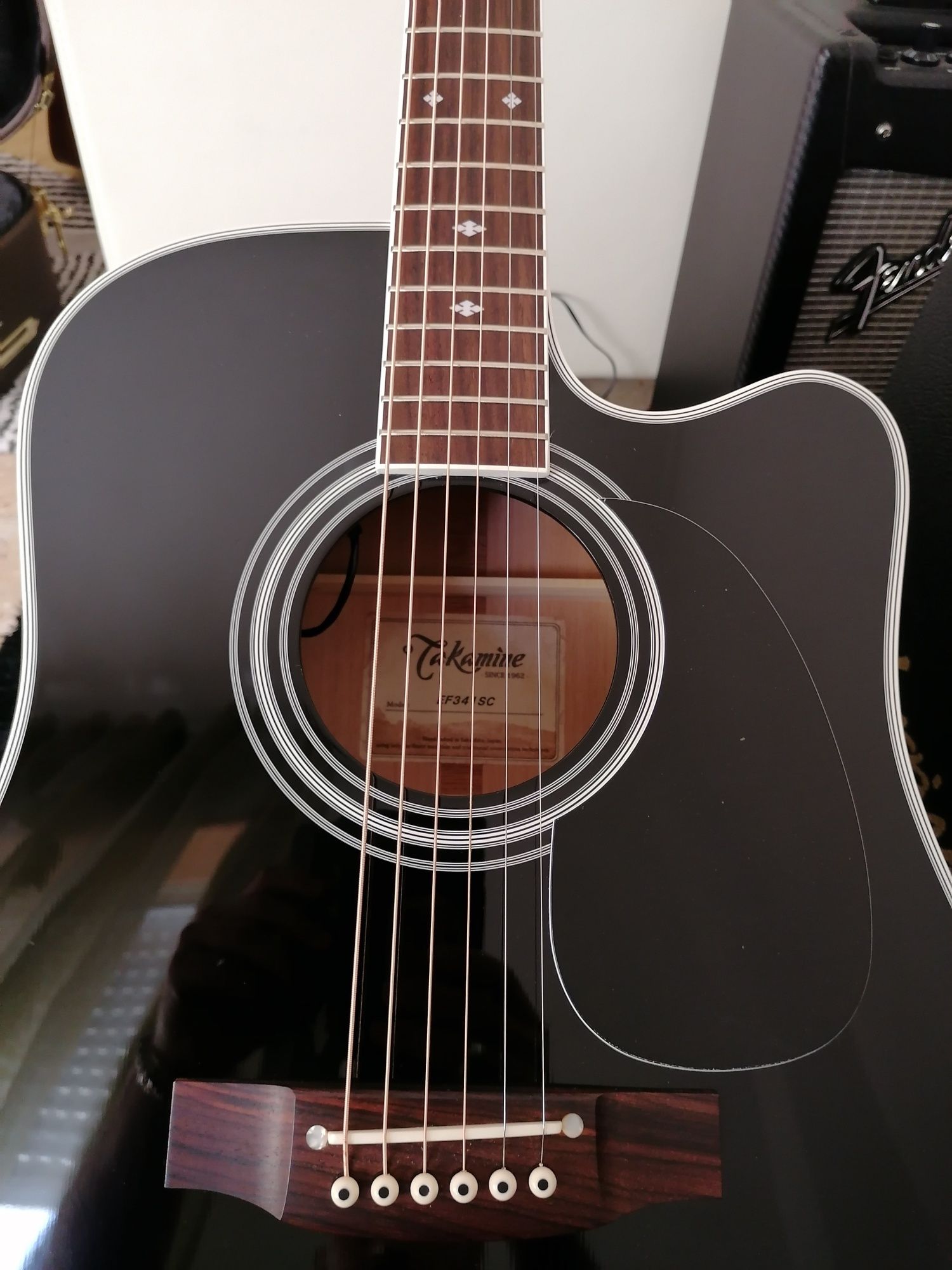 Takamine EF341SC