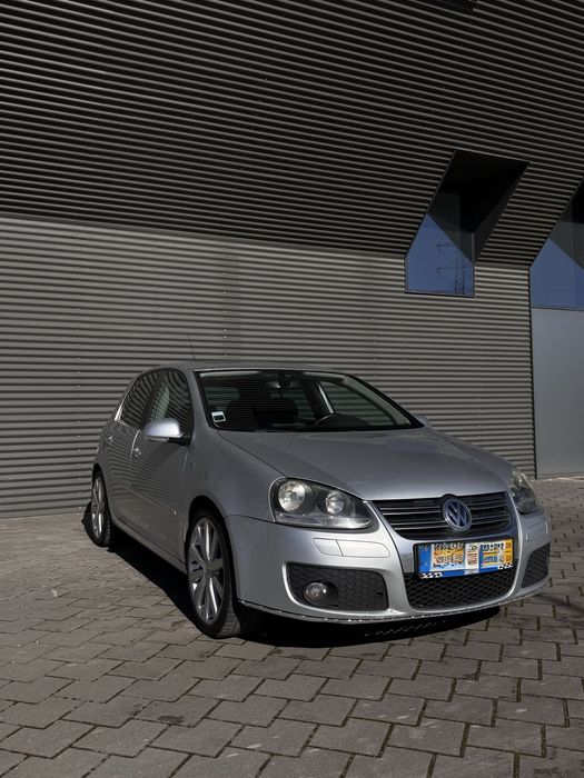 Volkswagen Golf V 2.0 TDI 140 CV R Line