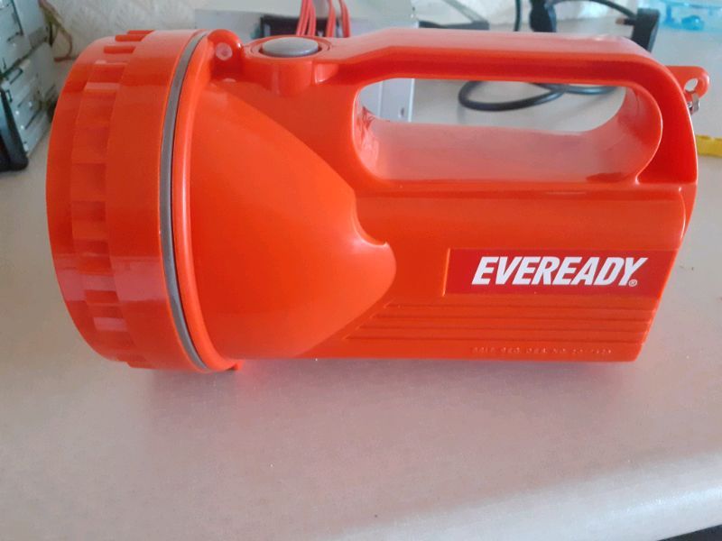 Фонарь Energizer Eveready L73 ( фонарик ) +отсек(держатель)для батарее