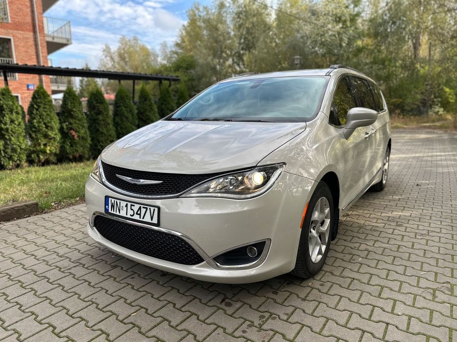 Chrysler Pacifica TOURING L 2017 rok *Mały przebieg* Polskie Menu i Navigacja*Radio EU