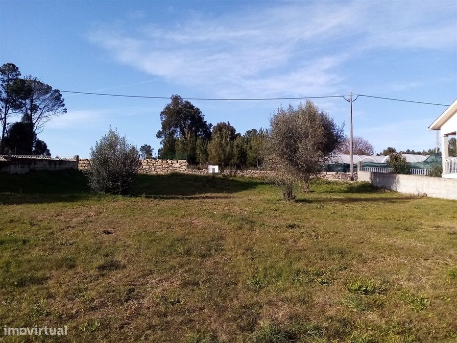Lote de terreno para construção em Gandufe
