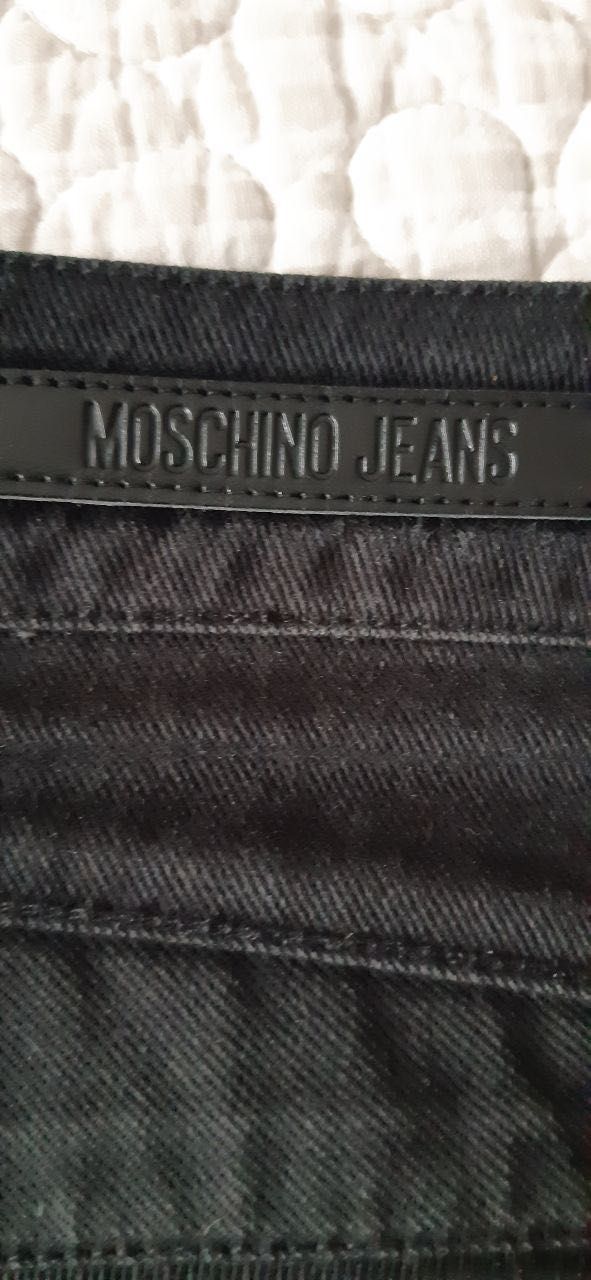 Женские шорты бриджи Moschino