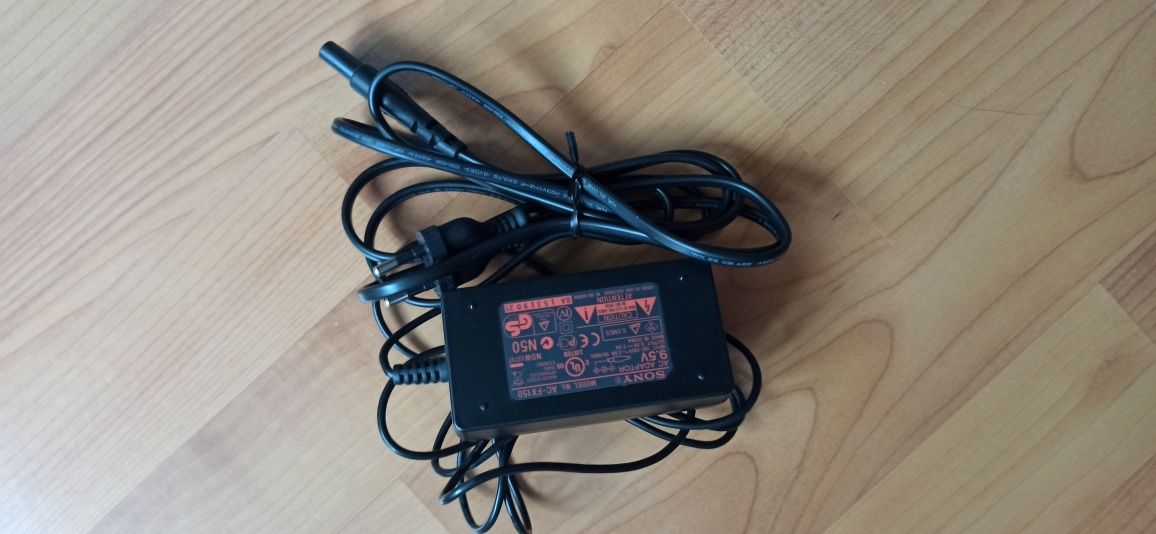Портативний DVD player DVP-FX720