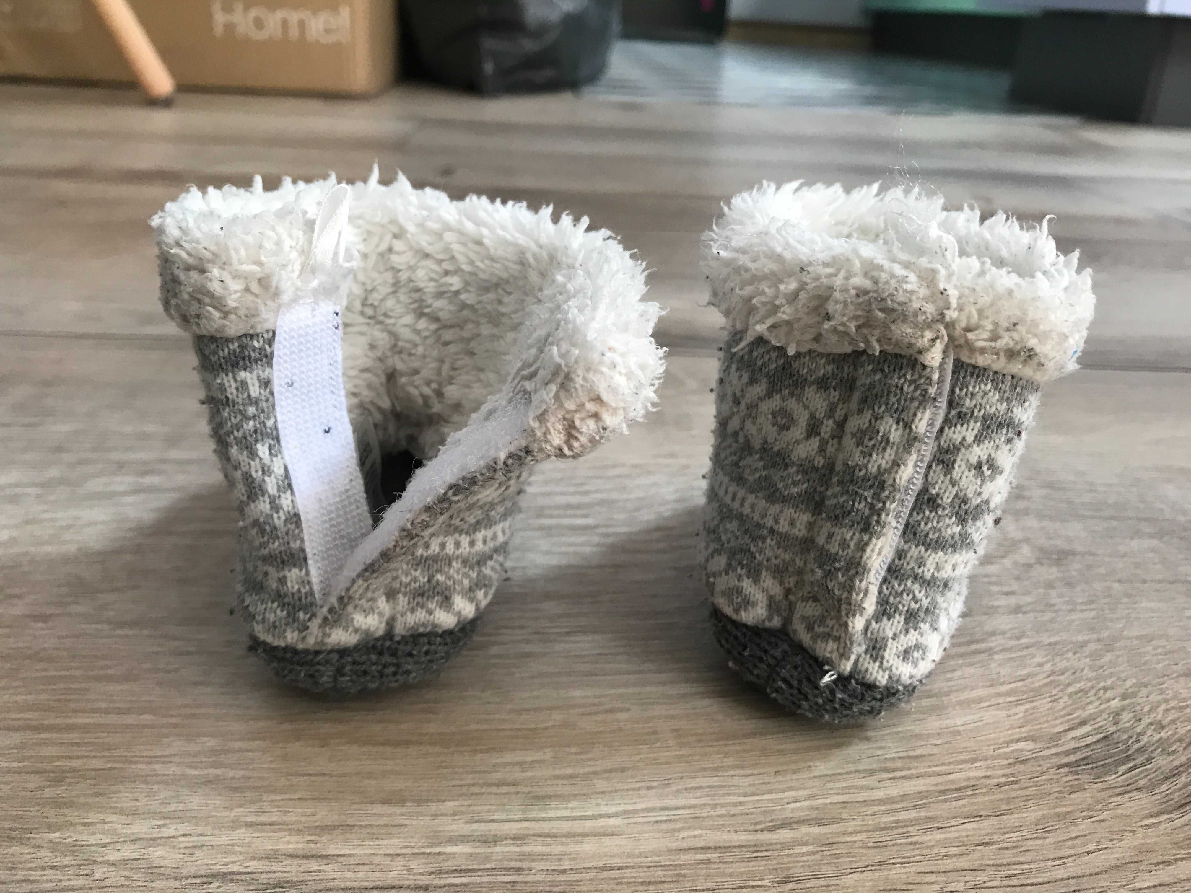 Buciki buty dla niemowlaka niemowlęce niechodki ciepłe r. 16/17 H&M