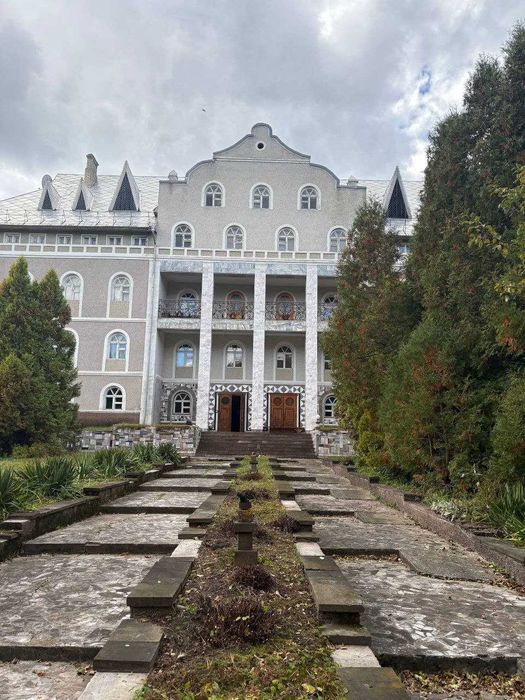 Санаторій у Карпатах, продаж